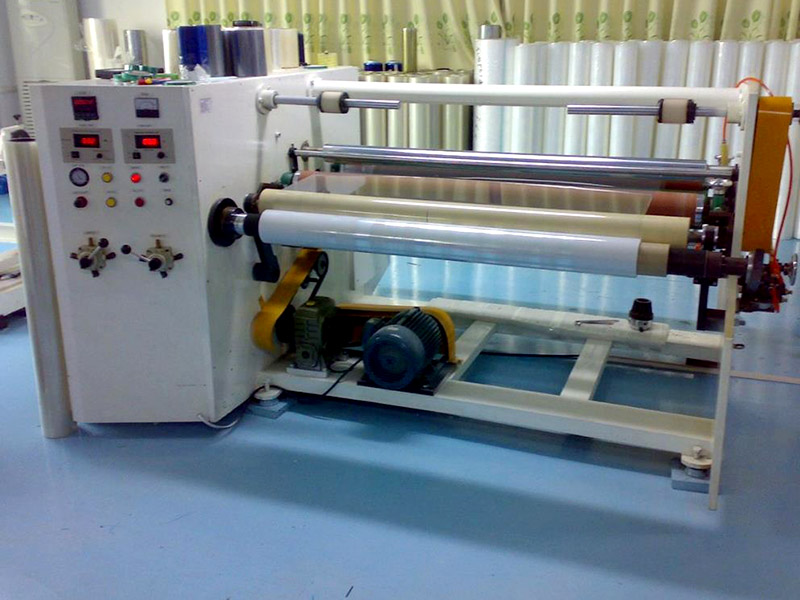 1880復(fù)卷機(jī)打孔距離可調(diào)嗎？